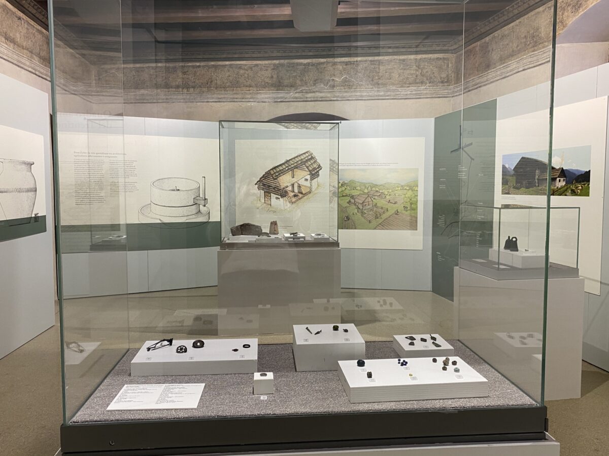 sala mostra Fiemme prima del 1111.